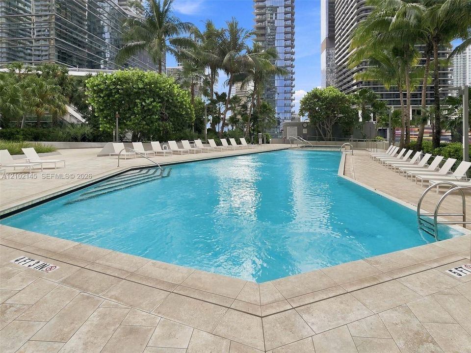 For Rent: $4,995 (1 beds, 1 baths, 994 Square Feet)