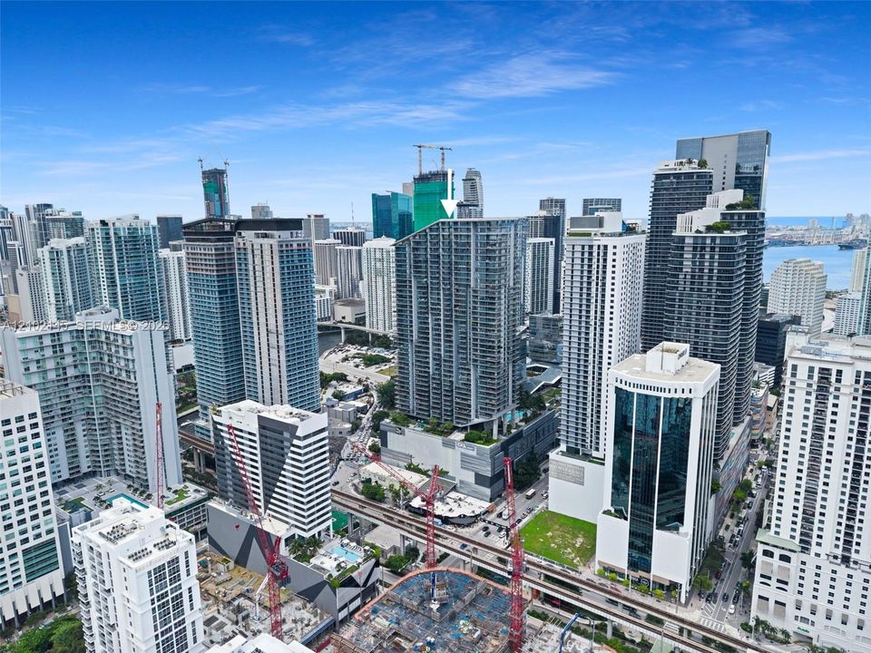 For Rent: $4,995 (1 beds, 1 baths, 994 Square Feet)