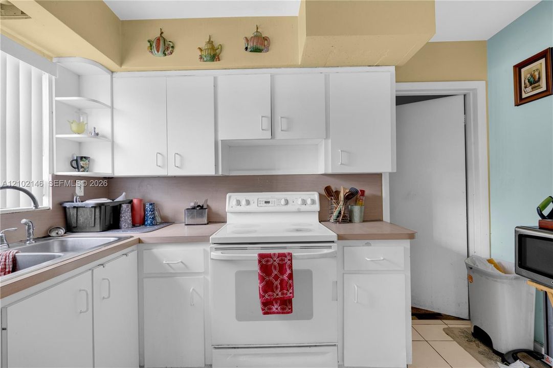 En Venta: $550,000 (3 camas, 2 baños, 1310 Pies cuadrados)