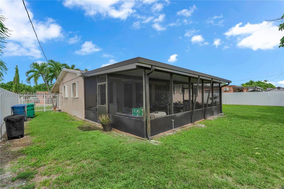 En Venta: $550,000 (3 camas, 2 baños, 1310 Pies cuadrados)