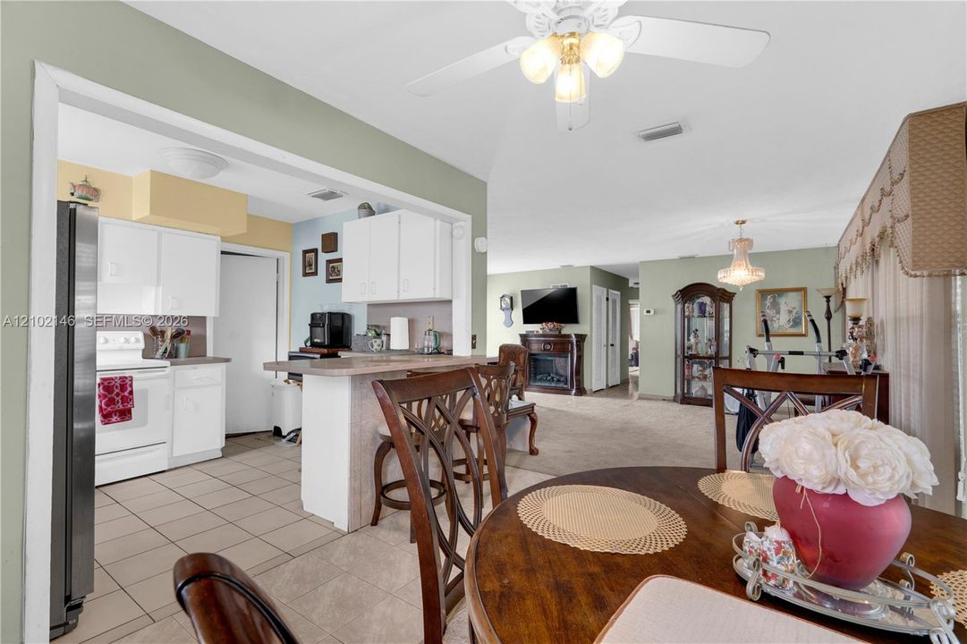 En Venta: $550,000 (3 camas, 2 baños, 1310 Pies cuadrados)
