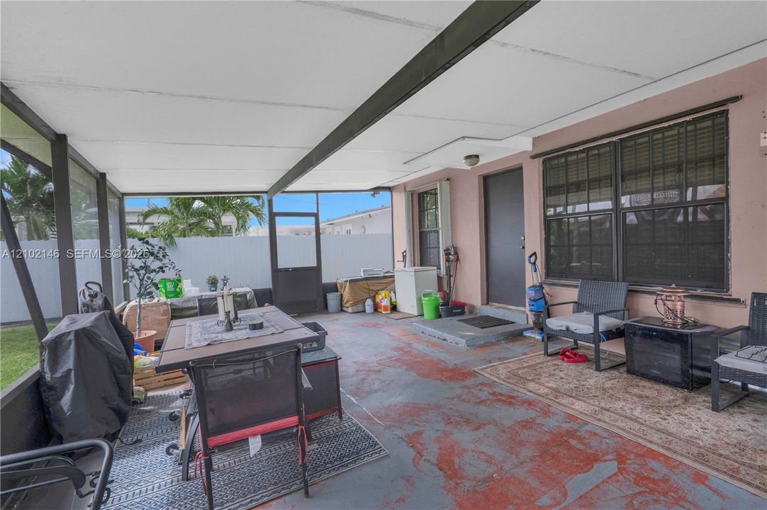 En Venta: $550,000 (3 camas, 2 baños, 1310 Pies cuadrados)