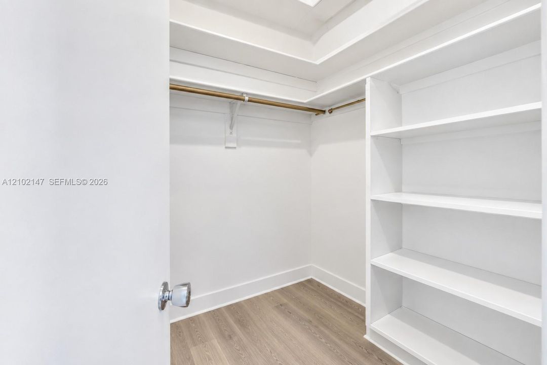 На продажу: $205,000 (1 спален, 1 ванн, 650 Квадратных фут)