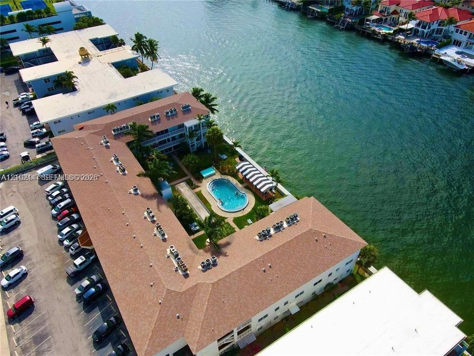 На продажу: $205,000 (1 спален, 1 ванн, 650 Квадратных фут)
