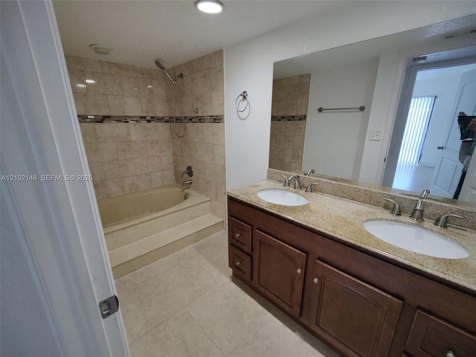 En Venta: $225,000 (2 camas, 2 baños, 770 Pies cuadrados)