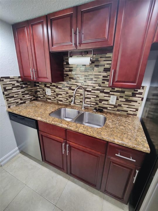 En Venta: $225,000 (2 camas, 2 baños, 770 Pies cuadrados)