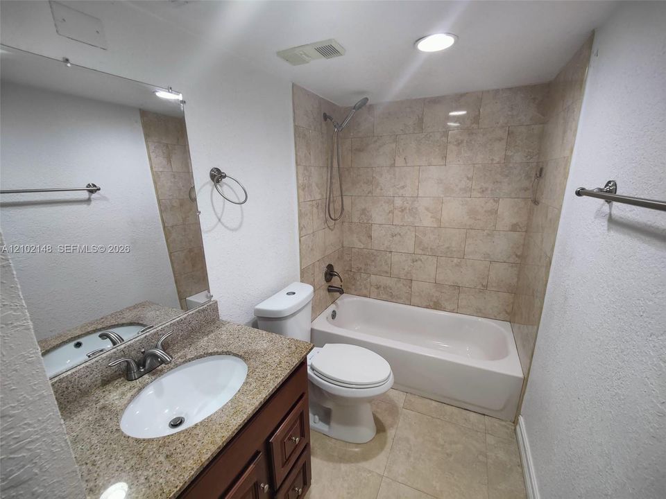 En Venta: $225,000 (2 camas, 2 baños, 770 Pies cuadrados)