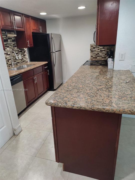 En Venta: $225,000 (2 camas, 2 baños, 770 Pies cuadrados)