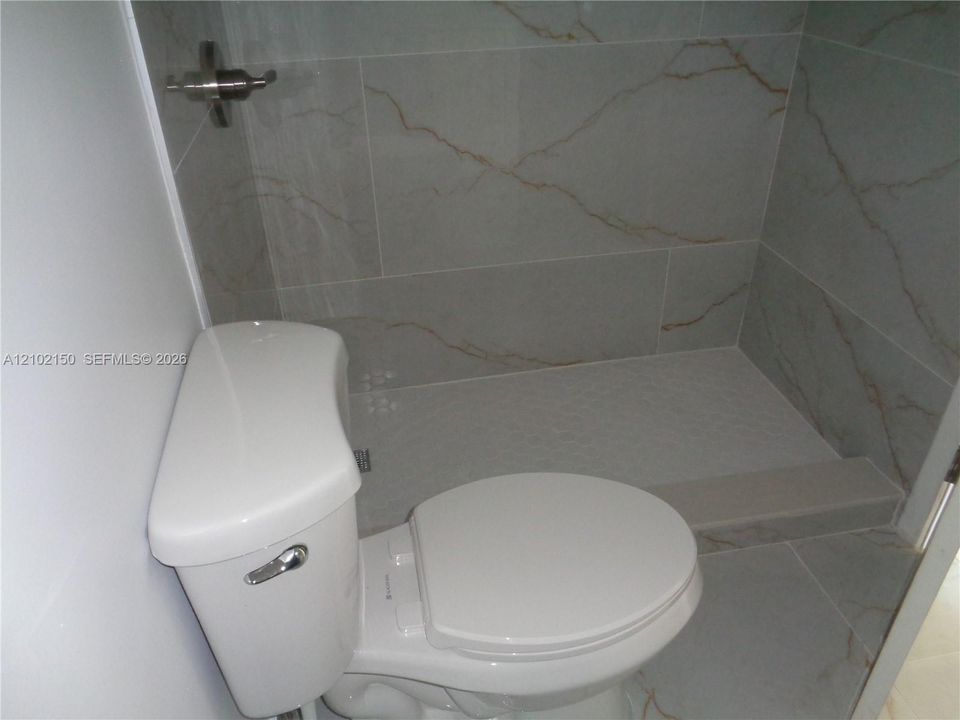 На продажу: $278,000 (2 спален, 2 ванн, 1086 Квадратных фут)