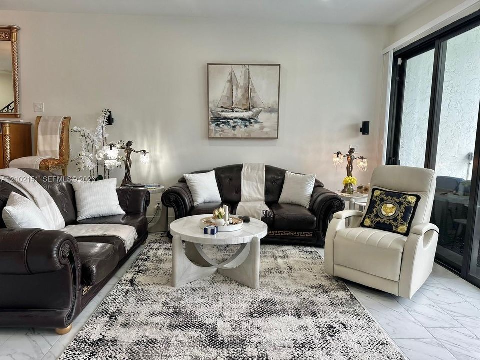 En Venta: $1,425,000 (3 camas, 3 baños, 2260 Pies cuadrados)