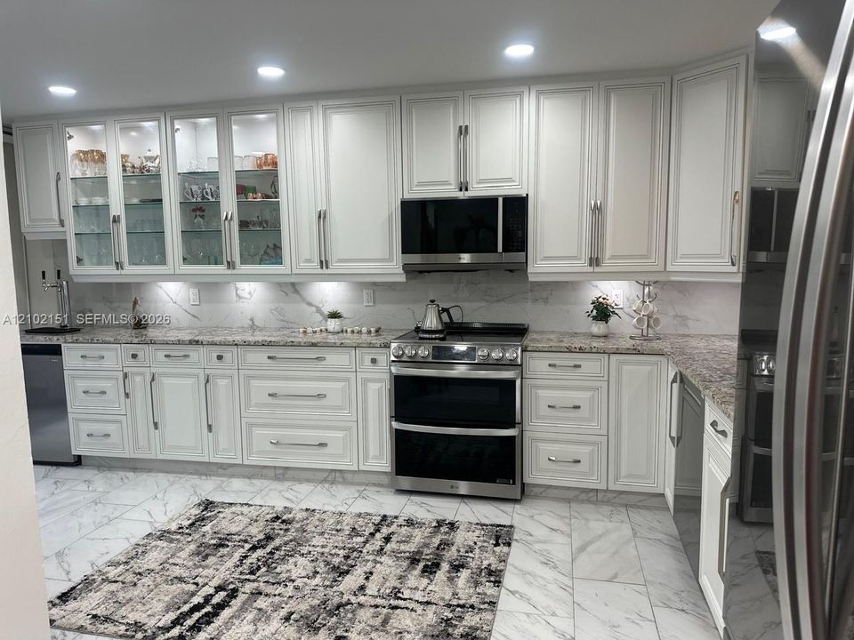 En Venta: $1,425,000 (3 camas, 3 baños, 2260 Pies cuadrados)