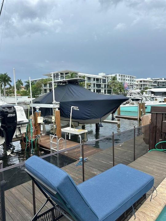 En Venta: $1,425,000 (3 camas, 3 baños, 2260 Pies cuadrados)