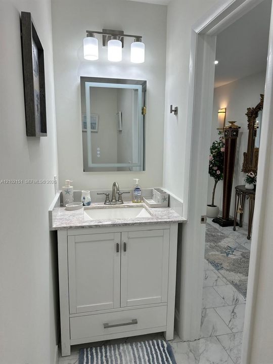 En Venta: $1,425,000 (3 camas, 3 baños, 2260 Pies cuadrados)