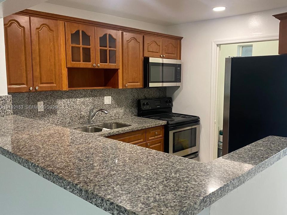 В аренду: $1,895 (2 спален, 2 ванн, 949 Квадратных фут)