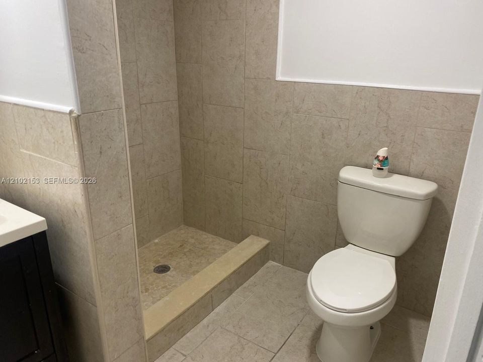 В аренду: $1,895 (2 спален, 2 ванн, 949 Квадратных фут)