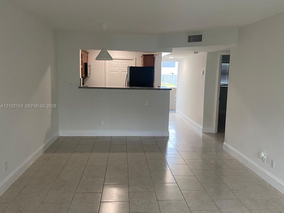В аренду: $1,895 (2 спален, 2 ванн, 949 Квадратных фут)