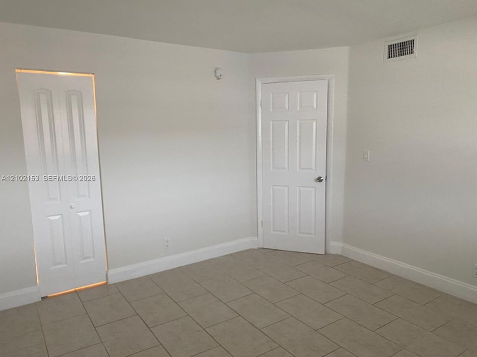 В аренду: $1,895 (2 спален, 2 ванн, 949 Квадратных фут)