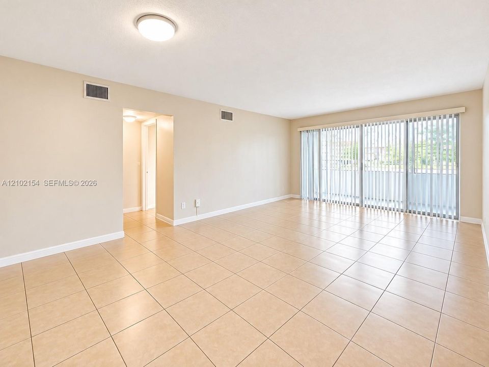 For Rent: $2,200 (2 beds, 2 baths, 1100 Square Feet)