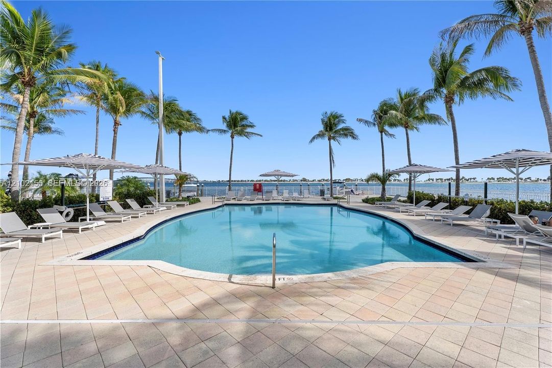 For Sale: $875,000 (2 beds, 2 baths, 1367 Square Feet)