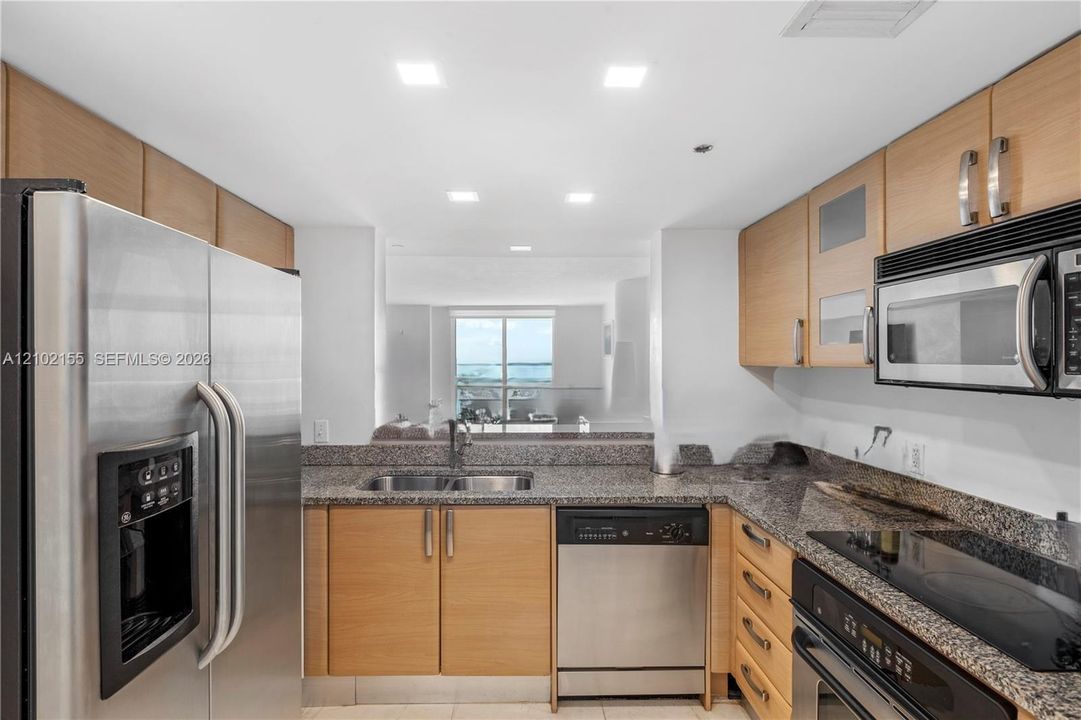 For Sale: $875,000 (2 beds, 2 baths, 1367 Square Feet)
