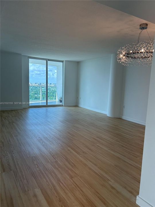 For Sale: $875,000 (2 beds, 2 baths, 1367 Square Feet)