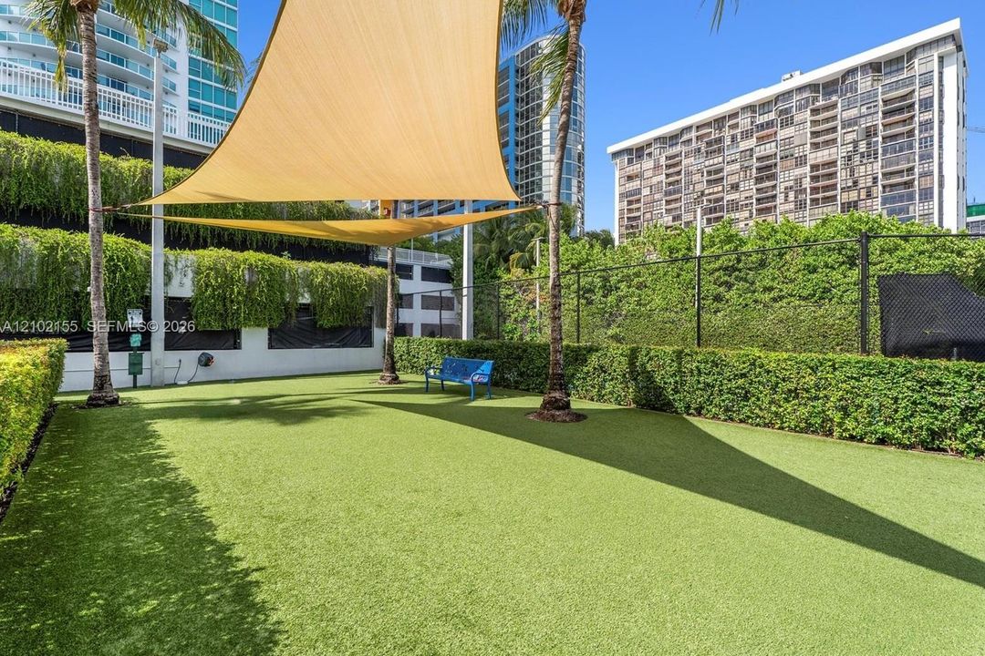 For Sale: $875,000 (2 beds, 2 baths, 1367 Square Feet)