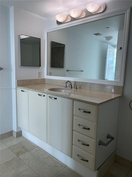 For Sale: $875,000 (2 beds, 2 baths, 1367 Square Feet)