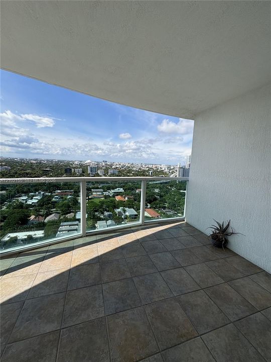 For Sale: $875,000 (2 beds, 2 baths, 1367 Square Feet)