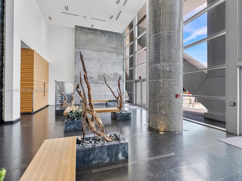 En Venta: $669,000 (2 camas, 2 baños, 1327 Pies cuadrados)