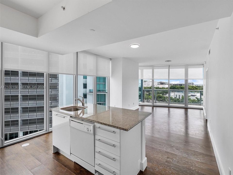 En Venta: $669,000 (2 camas, 2 baños, 1327 Pies cuadrados)