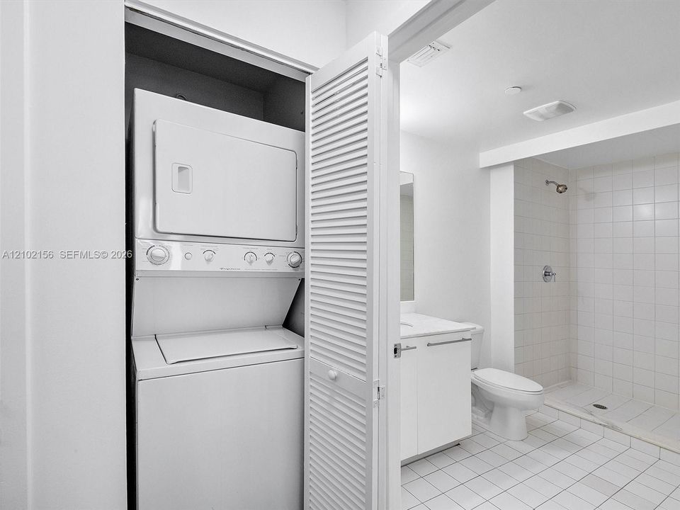 En Venta: $669,000 (2 camas, 2 baños, 1327 Pies cuadrados)