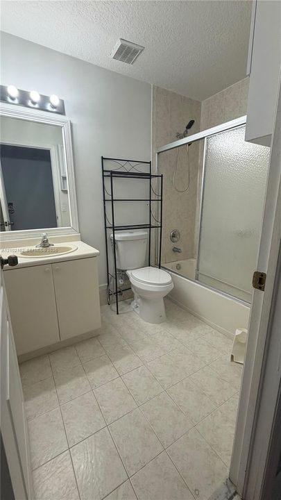 For Rent: $3,200 (4 beds, 3 baths, 1500 Square Feet)