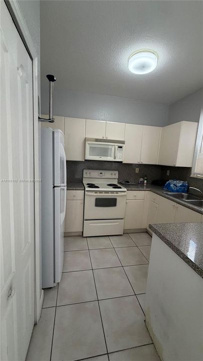 For Rent: $3,200 (4 beds, 3 baths, 1500 Square Feet)
