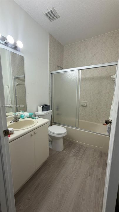 For Rent: $3,200 (4 beds, 3 baths, 1500 Square Feet)