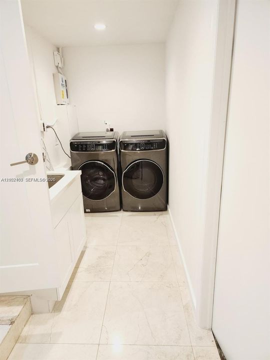 En Renta: $7,900 (3 camas, 3 baños, 1706 Pies cuadrados)