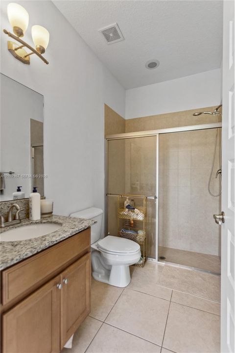 For Rent: $5,500 (5 beds, 3 baths, 2702 Square Feet)