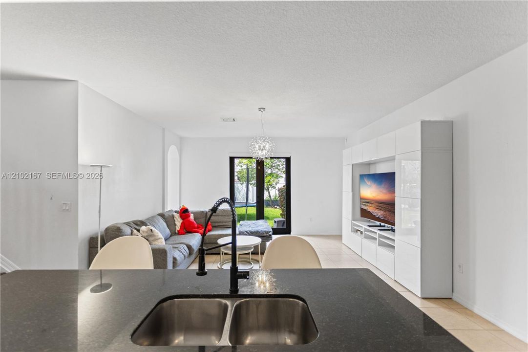 For Rent: $5,500 (5 beds, 3 baths, 2702 Square Feet)