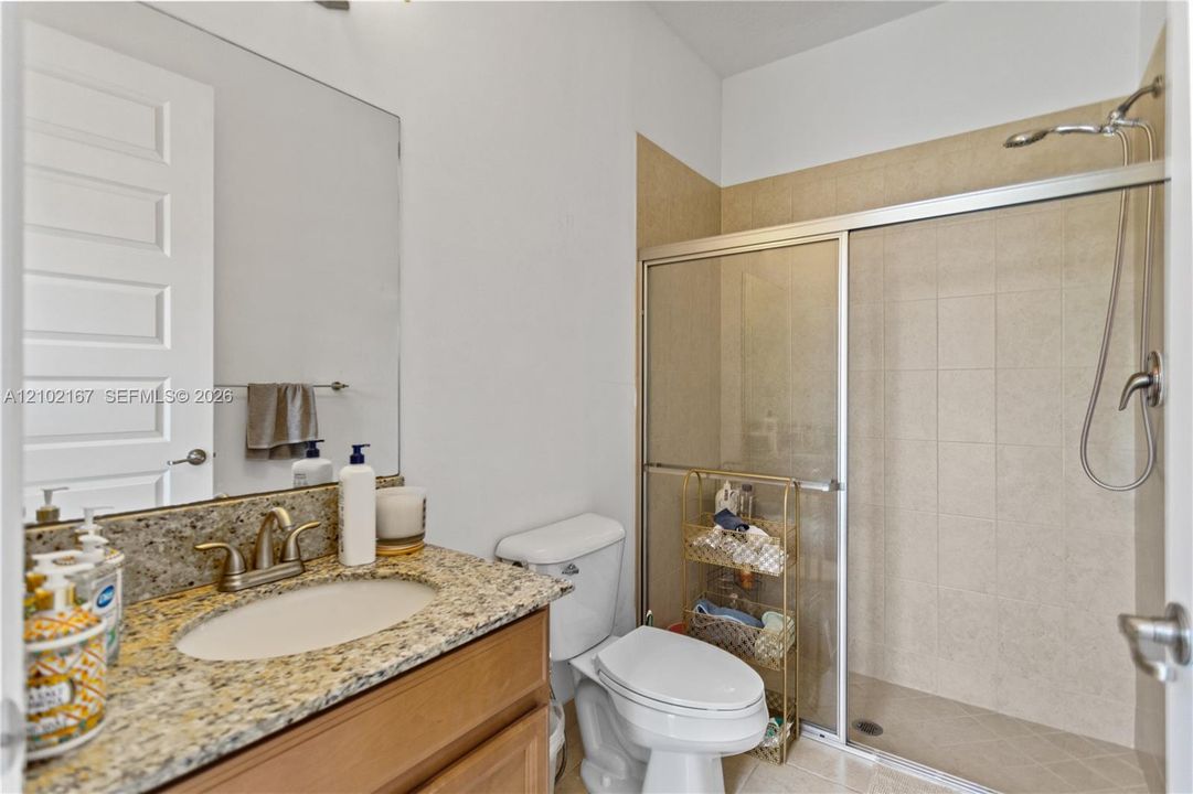 For Rent: $5,500 (5 beds, 3 baths, 2702 Square Feet)