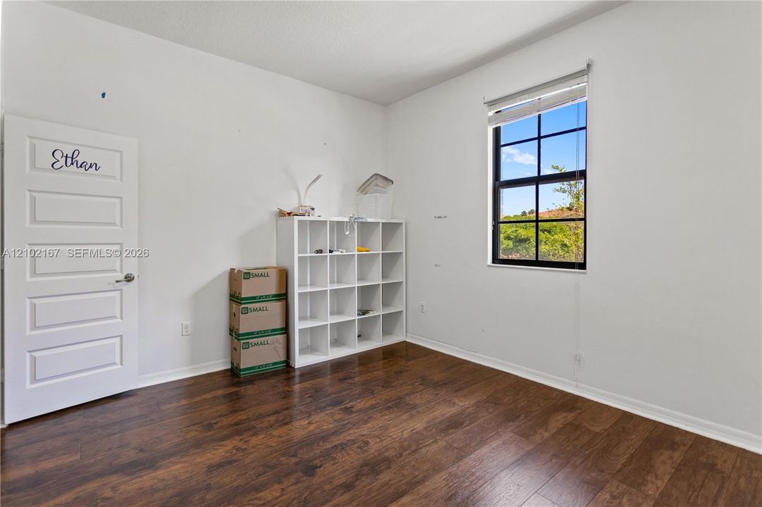 For Rent: $5,500 (5 beds, 3 baths, 2702 Square Feet)