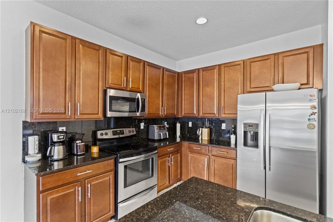 For Rent: $5,500 (5 beds, 3 baths, 2702 Square Feet)