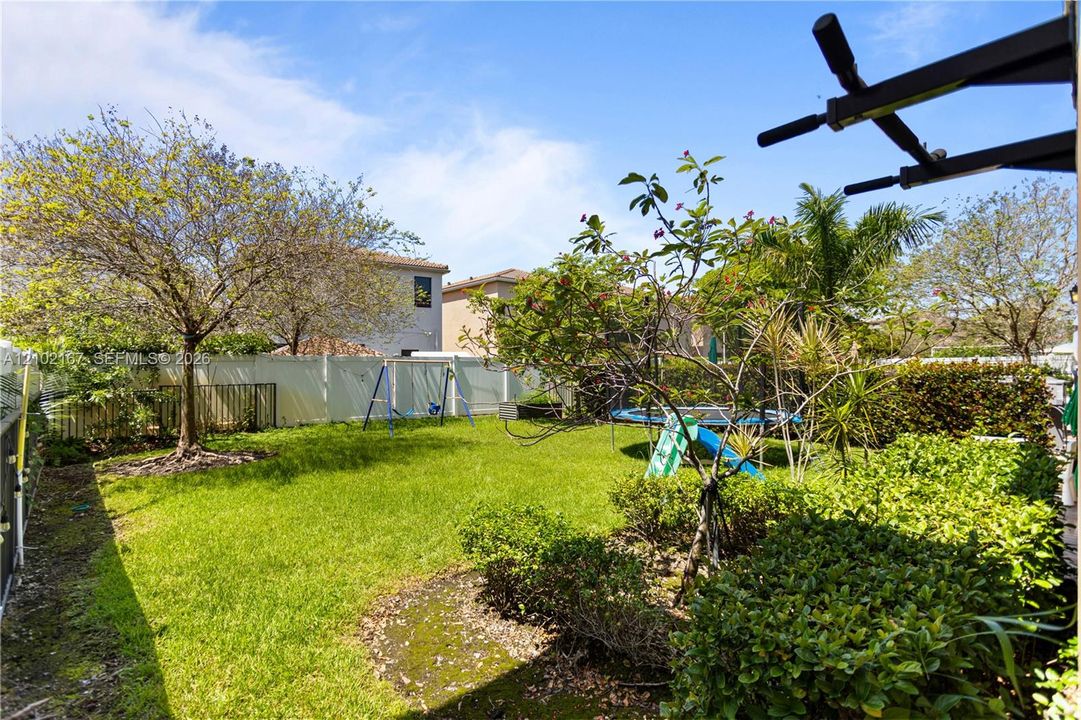 For Rent: $5,500 (5 beds, 3 baths, 2702 Square Feet)
