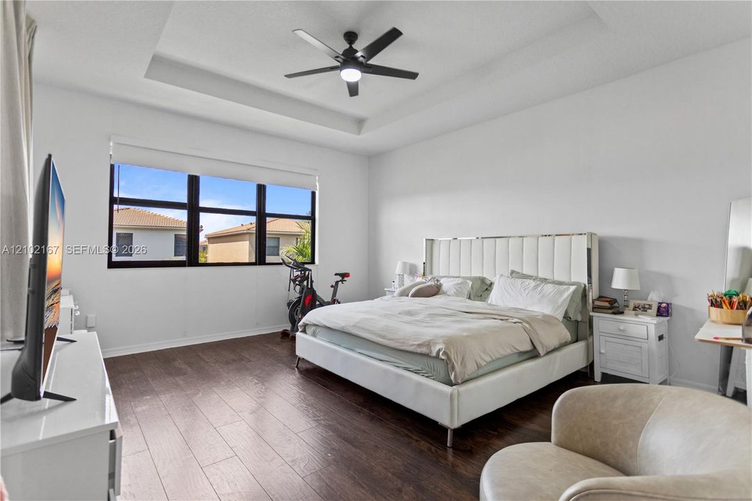 For Rent: $5,500 (5 beds, 3 baths, 2702 Square Feet)