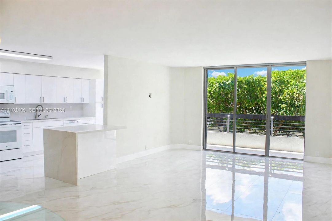 For Sale: $560,000 (2 beds, 2 baths, 1365 Square Feet)