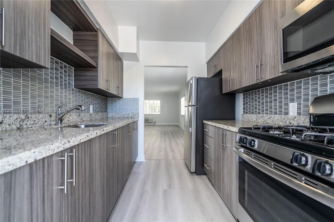 В аренду: $2,700 (2 спален, 2 ванн, 1100 Квадратных фут)