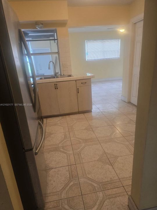 For Sale: $599,000 (6 beds, 4 baths, 2782 Square Feet)