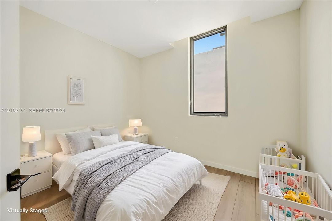 En Venta: $1,245,000 (3 camas, 3 baños, 2440 Pies cuadrados)