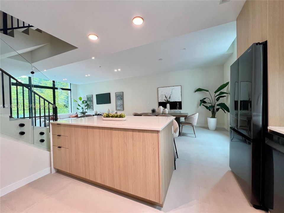 En Venta: $1,245,000 (3 camas, 3 baños, 2440 Pies cuadrados)