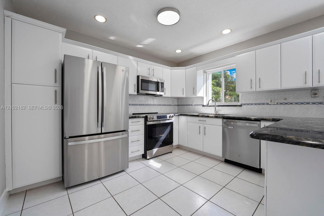 For Sale: $649,000 (3 beds, 2 baths, 1542 Square Feet)
