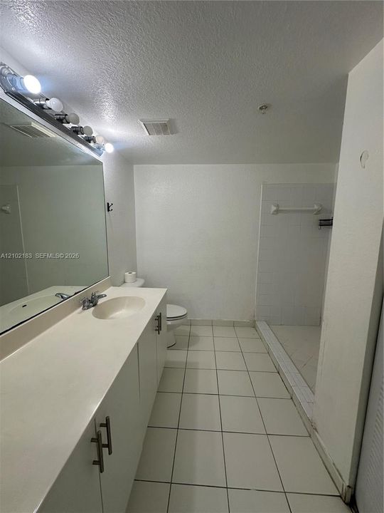 В аренду: $2,200 (3 спален, 2 ванн, 1126 Квадратных фут)