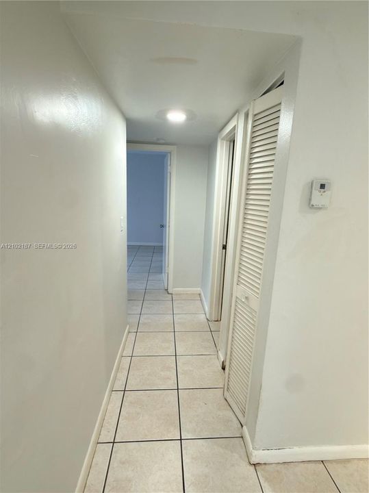 For Sale: $329,900 (2 beds, 2 baths, 998 Square Feet)